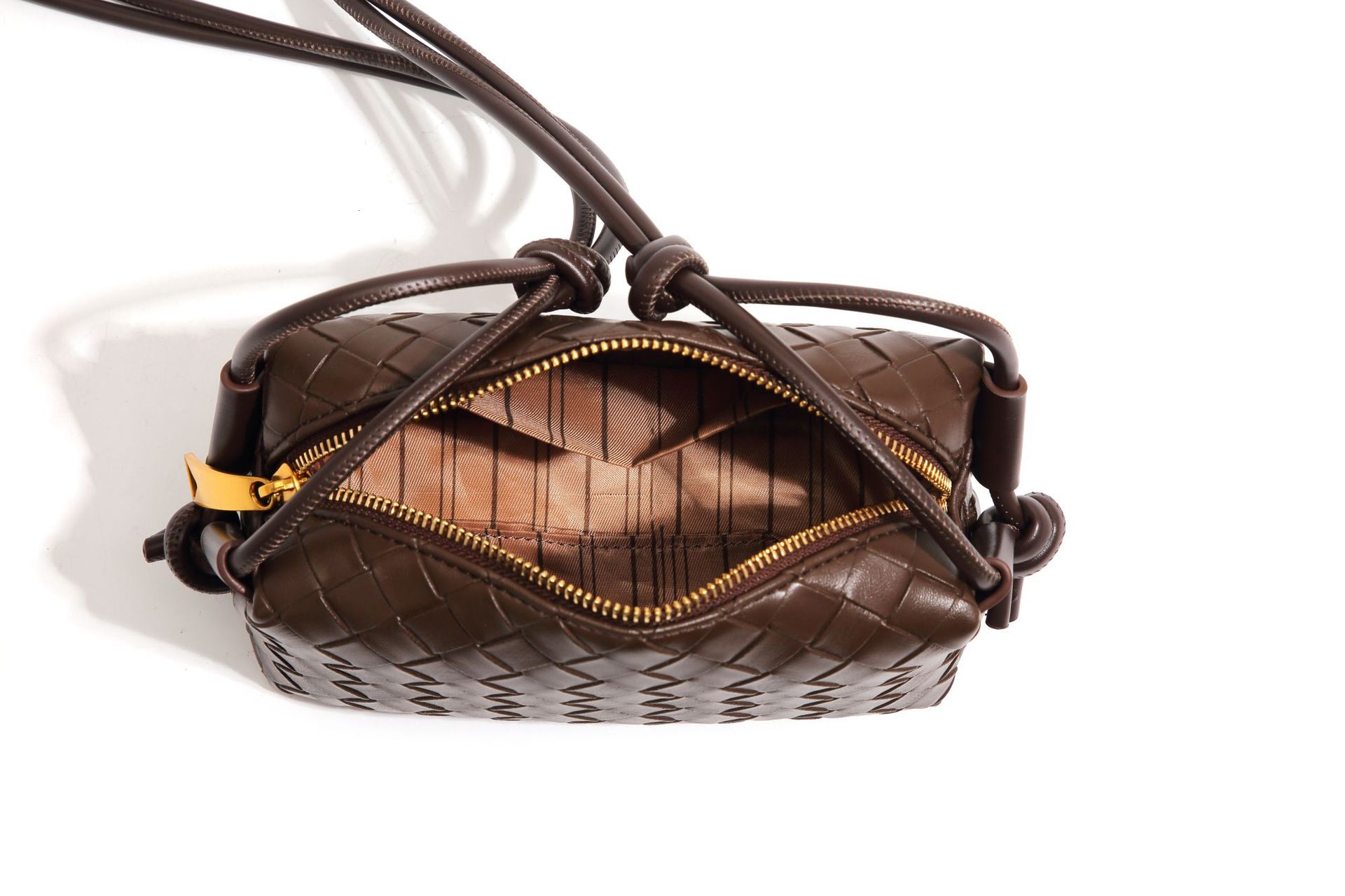 Free Shipping Designer Luxury New Embossed Woven Small Square Bag Single Shoulder Crossbody Lightweight Women's Bag Casual Handbag