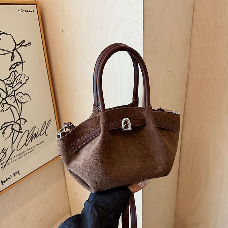 Autumn Matte for Women New Fashion Versatile Crossbody Exquisite Super Popular Handheld Small Tote Bag