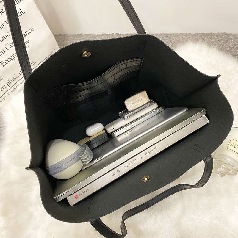 Trendsetting Women's Designer Satchel Combining Functionality and Chic Look