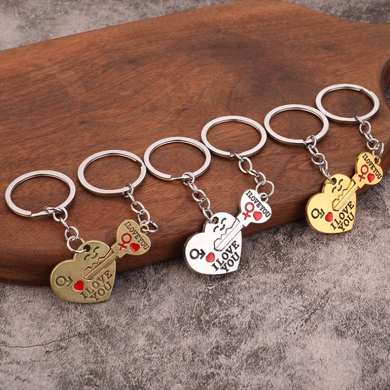 Couple keychain creative crush on you English couple metal pendant, one arrow piercing heart, peach heart Valentine's Day gift Z 8.1-10