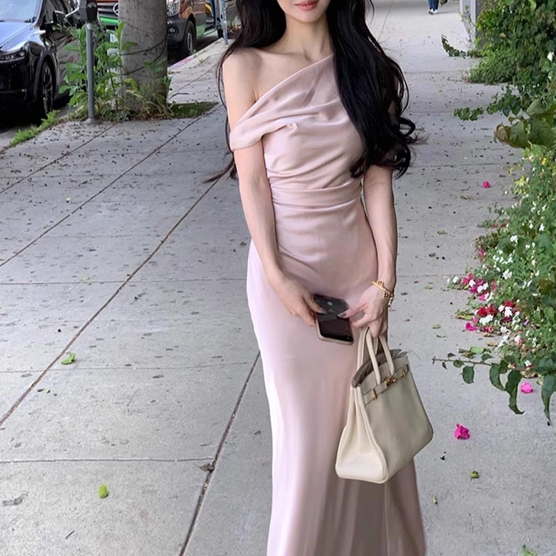 2025 French style elegant and gentle style three color fashion sleeveless waist tied mermaid dress new designer dress