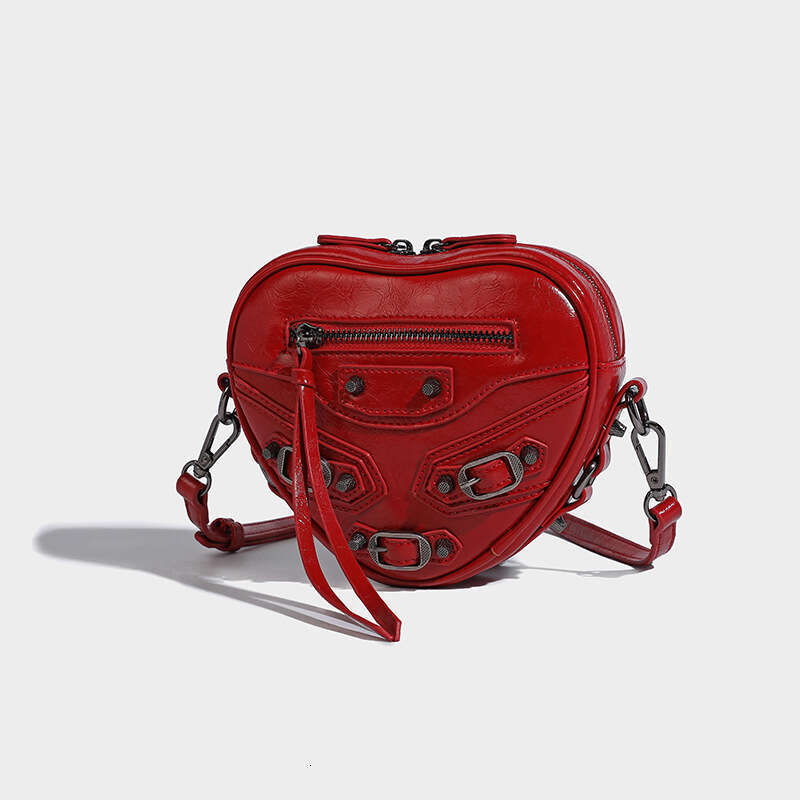Spicy Girl Underarm Women's Shoulder Crossbody Motorcycle Heart Ladies Fashion Versatile Niche Chain Small Bag