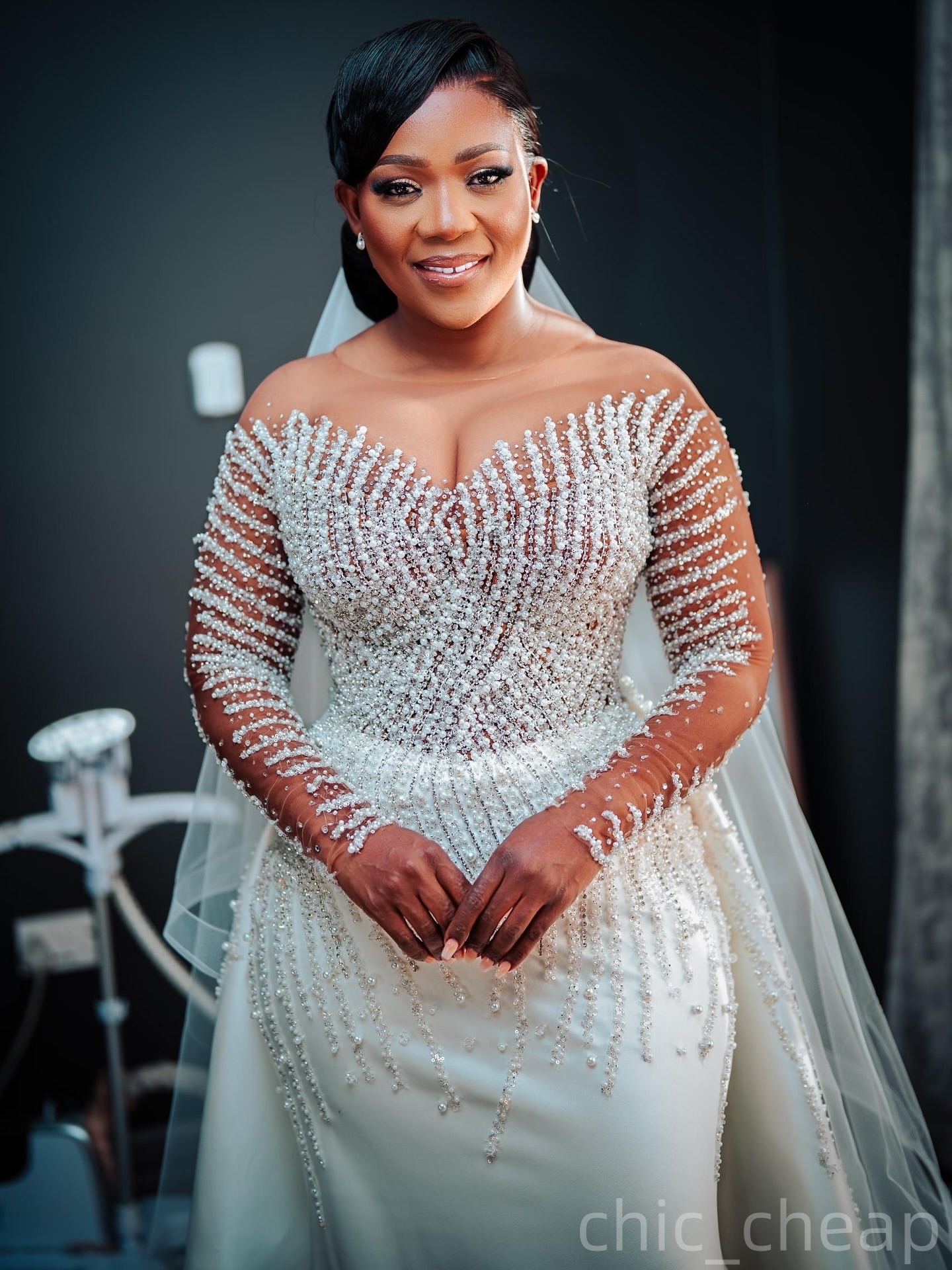 2025 Aso Ebi Plus Size White Mermaid Wedding Dress Beaded Pearls Satin Detachable Train Vintage Bridal Gowns Dresses ZJ06758