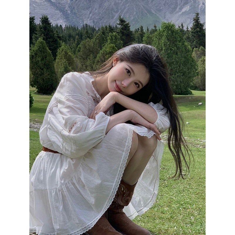 2025 Summer New Women S Dress French Style Fairy White Long Sleeve Lace For Early fashion Autumn Sweet Gentle Puff Loose Doll Designer