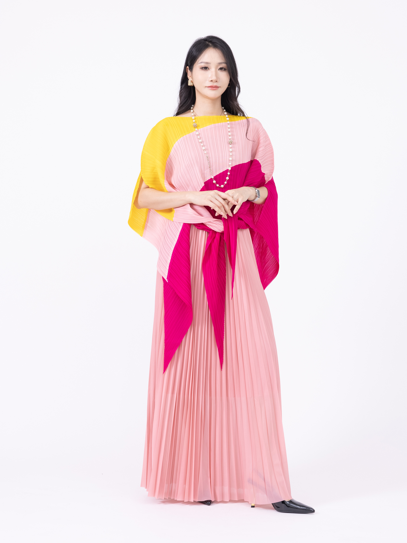 Ethnic Clothing Fashionable Dual Pack of Pleated & Multi-Colored Overall Outfits Two pairs of pleated and color-blocked overalls ZR005