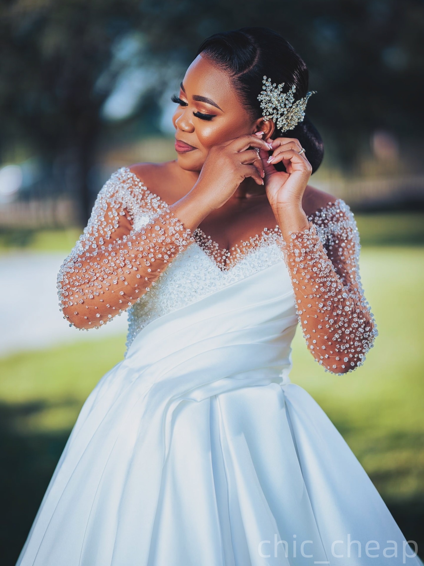2025 Aso Ebi Plus Size A-line White Wedding Dress Beaded Sheer Neck Full Sleeves Satin Stylish Bridal Gowns Dresses ZJ0682