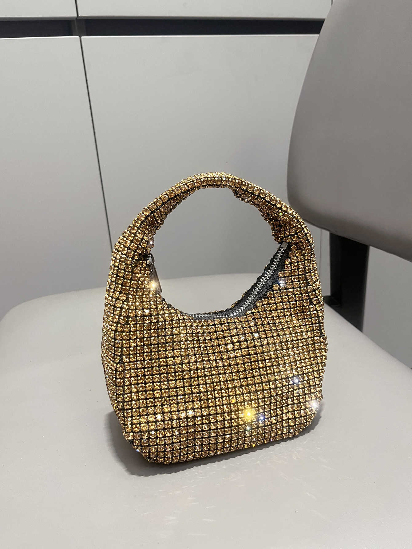 designer bag 2025 New Product AW Full Diamond Shiny Handbag Inlaid Diamond Evening Bag Small Square Bag Versatile Bag
