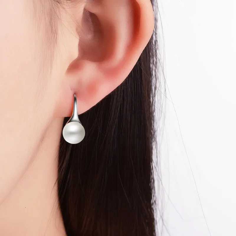 925 Silver Elegant Needle Big Clear Freshwater Pearl Earrings Round Sterling Pearl Earrings Jewelry Classic Earrings for Women Y250804