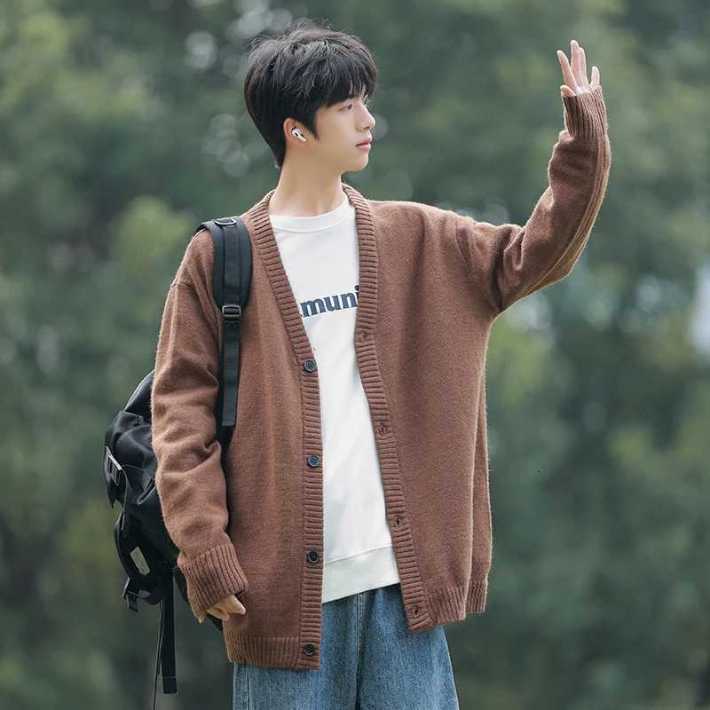 2024 Trend Korean Streetwear Cardigan for Men Autumn Winter Mens Clothing Knitted Sweaters Coats Cardigan V Collar XJ250805