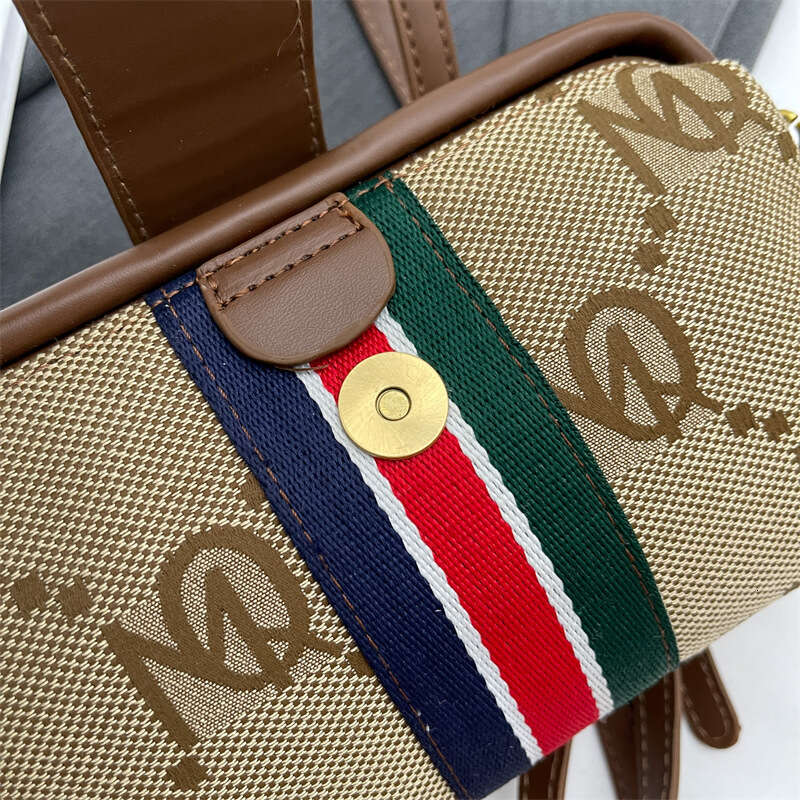 DHessencial 2025 Small Women's Striped Classic Chain Underarm Shoulder Crossbody Bag Trendy