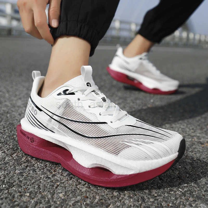2025 New Mens Sneakers Thick Bottom Cushioning Running Shoes Athletic Training Carbon Plate Jogging Shoes Womens Tennis Shoes Z250805