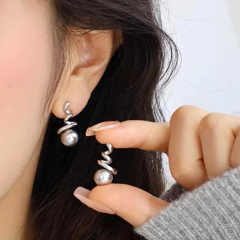 Vintage Gray Imitation Pearl Pendant Earrings for Women Girls Metal Twisted Pearl Personality Earrings Party Jewelry Daily Wear Y250804