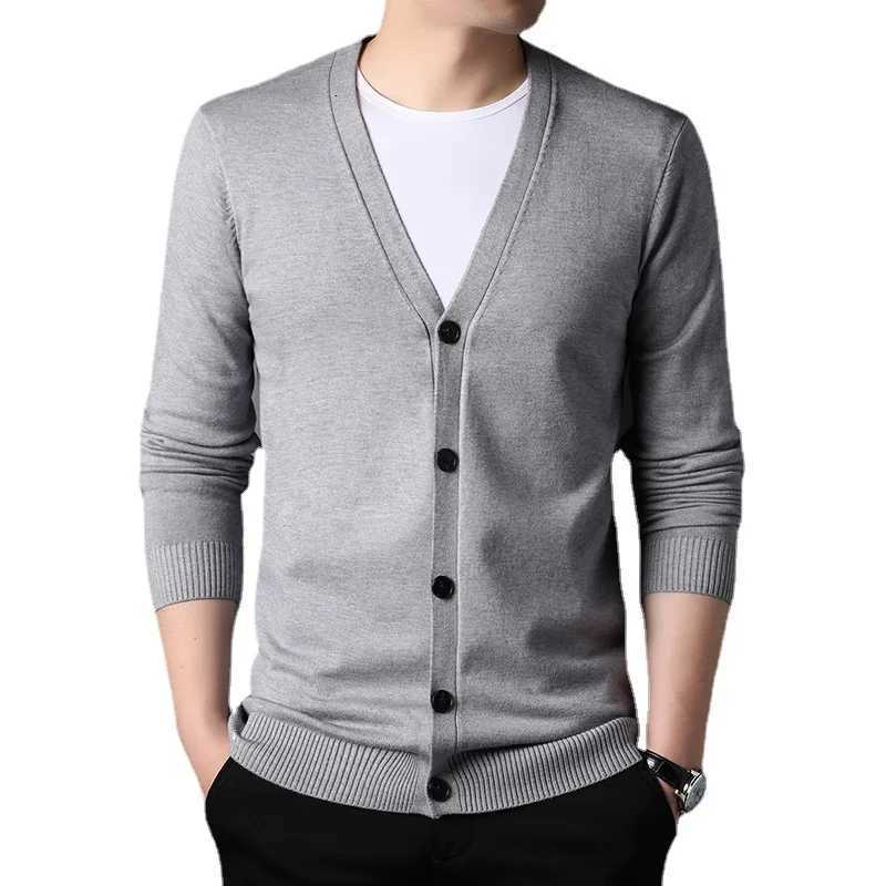New Spring Autumn Knitted Cardigan Men Solid Color V Neck Slim Fit Sweater Coat Fashion Casual Single Breasted Cardigan Sweaters XJ250805