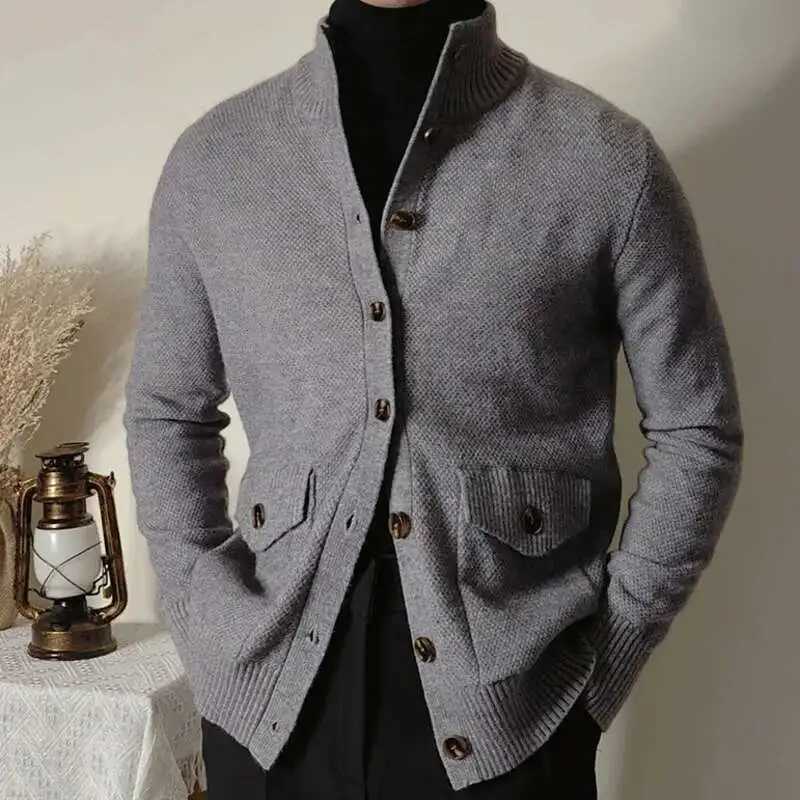 Stand Neck Men Single Breasted Top Cardigan Sweater Winter Warm Coat Fall Sweater Cardigan Men Warm Fit Knitting Pocket Sweaters XJ250805