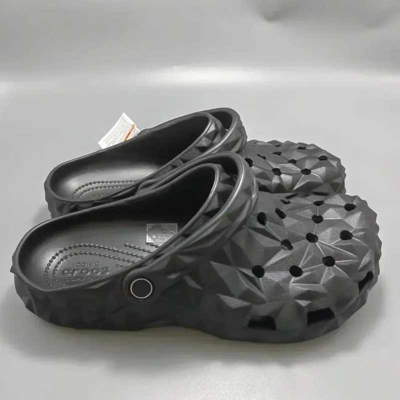 Classic Durian Cave Shoes Couple Mens Shoes Beach Shoes Baotou Flat Slippers Sandals Outdoor Coolers W250805