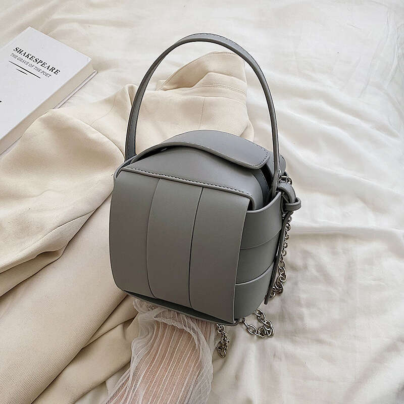 Trendy Niche Design Small for Women Summer New Fashion Versatile Chain Crossbody Bag High-end Handbag