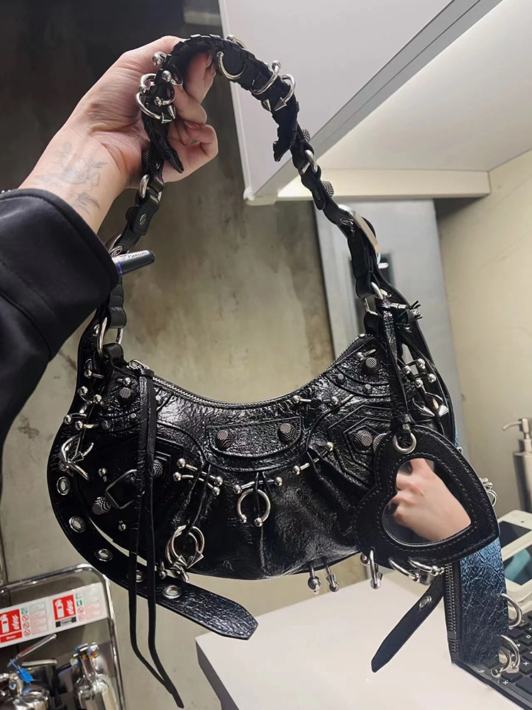 trend New Retro Multi functional Motorcycle Bag Heavy Shoulder trend Crossbody Bag Designer Bag Large Capacity Women s Shoulder Bag