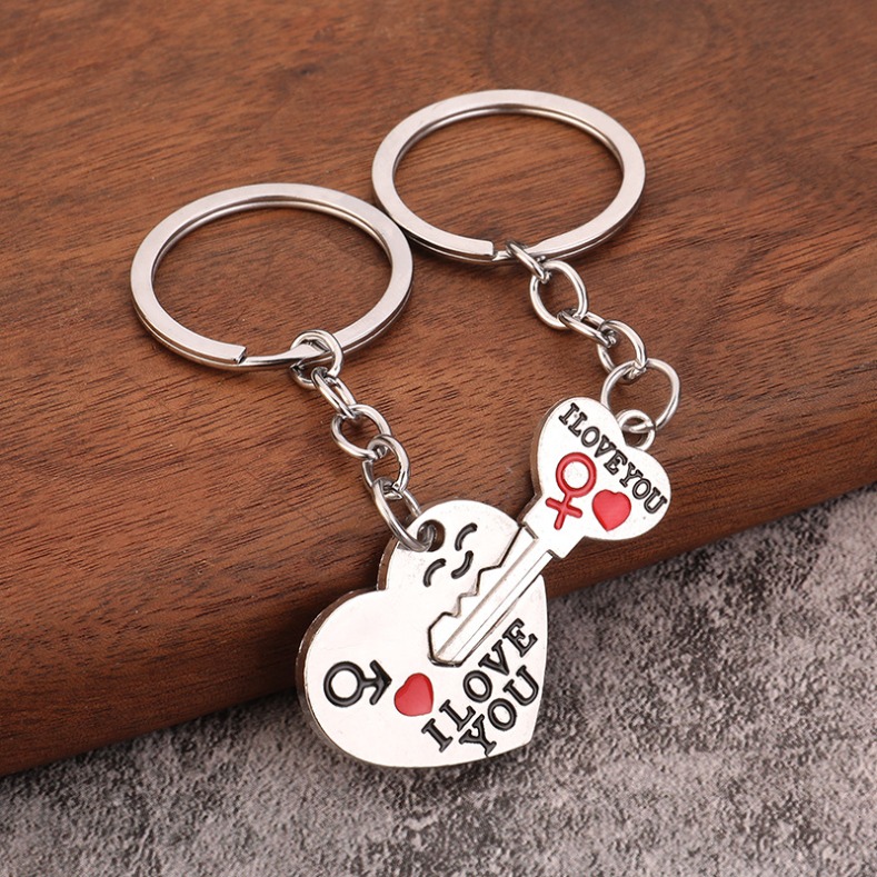 Couple keychain creative crush on you English couple metal pendant, one arrow piercing heart, peach heart Valentine's Day gift Z 8.1-10