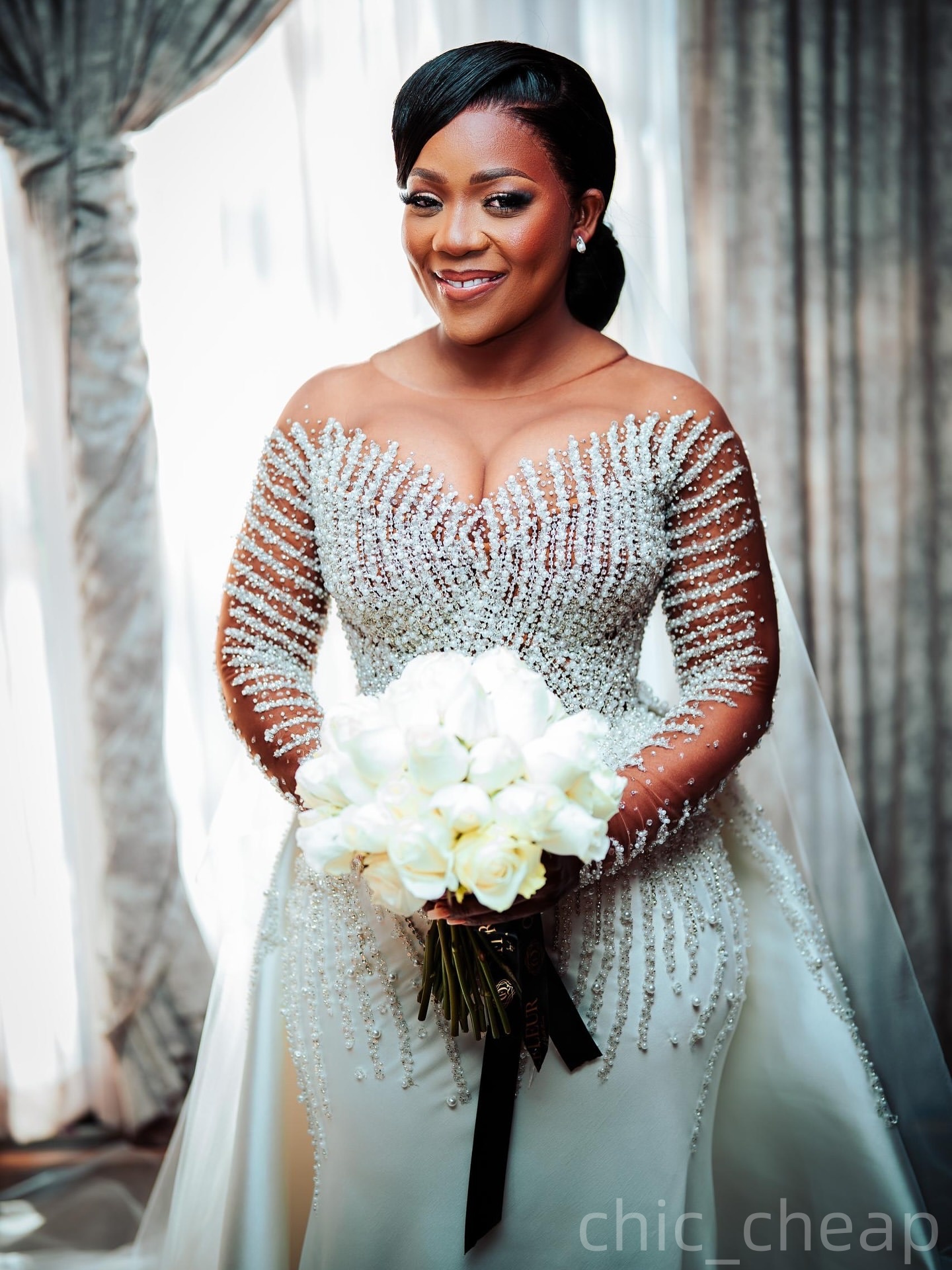 2025 Aso Ebi Plus Size White Mermaid Wedding Dress Beaded Pearls Satin Detachable Train Vintage Bridal Gowns Dresses ZJ06758