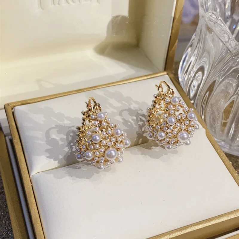 30 Irregular Metal Pearl Earrings European American Style Personalized Fashion Stud Earrings Ladies Girls Travel Accessories Y250804