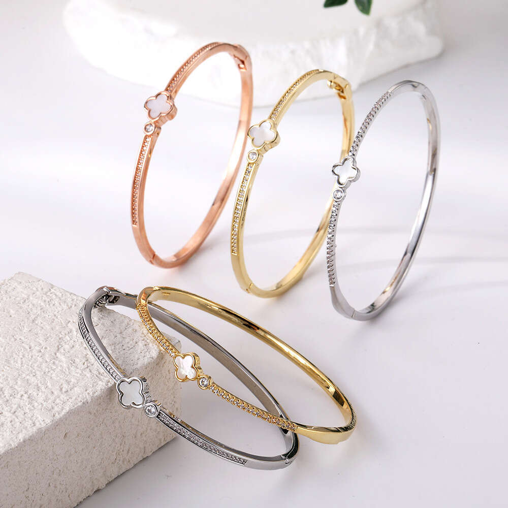 Korean Version Natural Mother-of-Pearl Four-Leaf Clover Fashion Simple Non-Fading Jewelry for Women Light Bracelet
