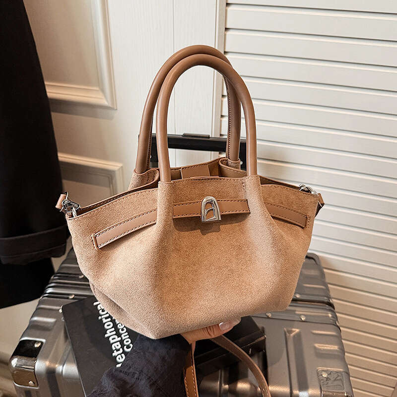 Autumn Matte for Women New Fashion Versatile Crossbody Exquisite Super Popular Handheld Small Tote Bag