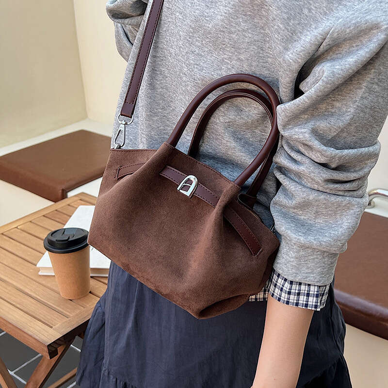 Autumn Matte for Women New Fashion Versatile Crossbody Exquisite Super Popular Handheld Small Tote Bag