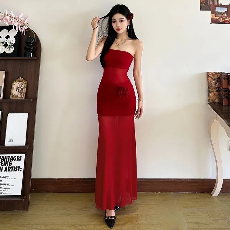 2025 trend beach vacation style transparent mesh tube top with a slim and elegant design, suitable for travel and photography. New designer dresses