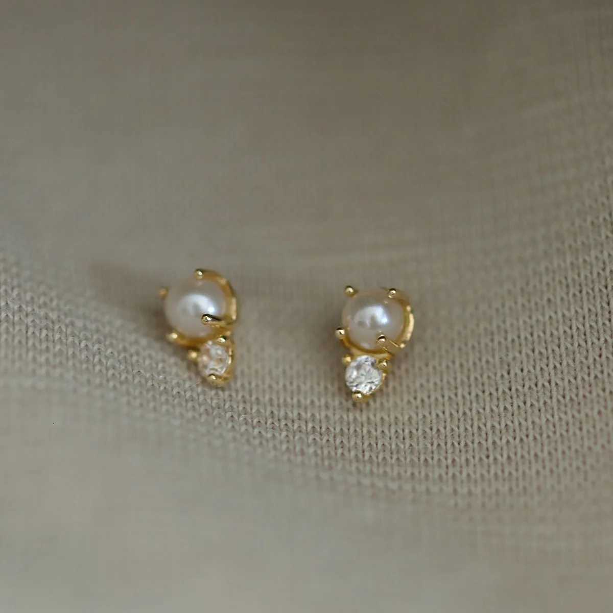 925 Sterling Silver Plated 14K Gold Mini Shell Pearl Zircon Earrings for Women Exquisite Party Jewelry Accessories Y250804