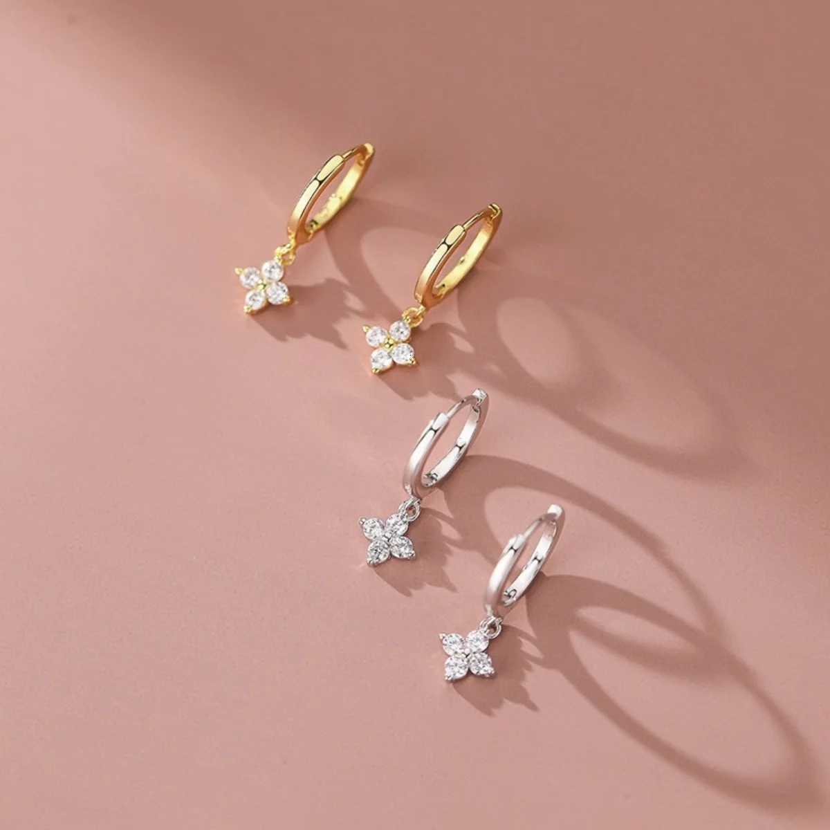 European and American Fashion Light Luxury Personalized Flower Four-Leaf Clover Earrings Womens Niche Design High-End Exquisite Y250804