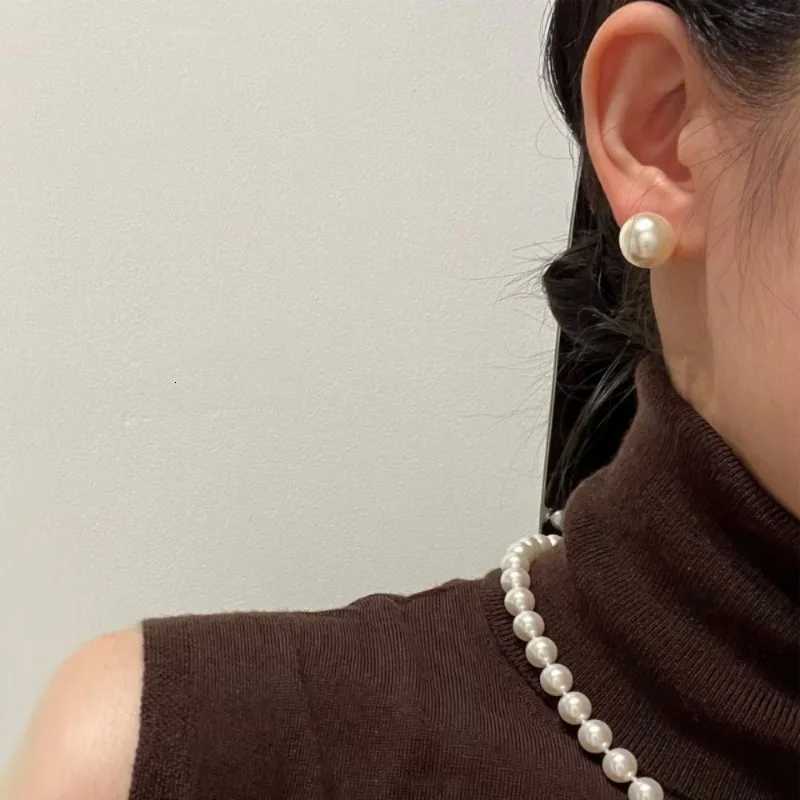 Pearl Clip Earring Women Fashion French Clip-on Ear Fake Piercing Vintage Earring Luxury Non-Piercing Jewelry Earring Earclips Y250804