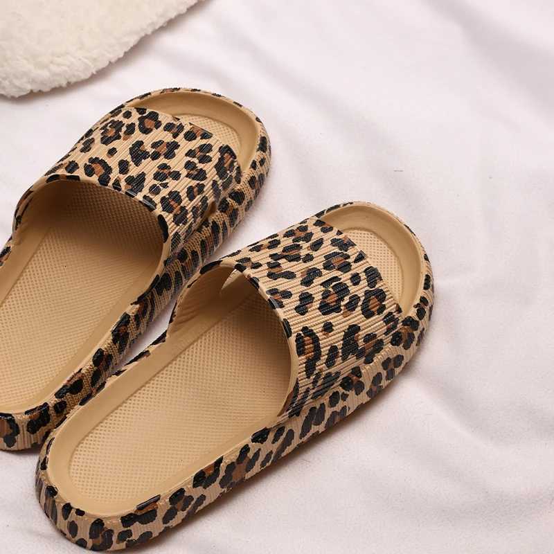 Thick-soled leopard-print slippers womens outerwear summer new Korean version fashionable indoor home couple slippers W250805