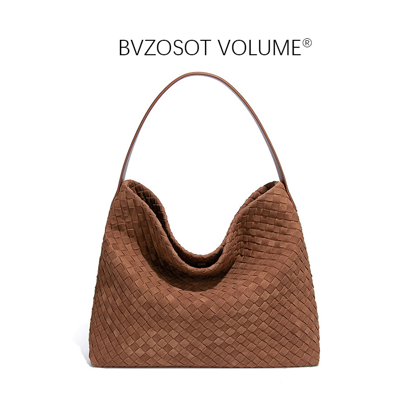 new Hand - knitted large - capacity matte underarm bag fashionable and textured versatile single - shoulder bag commuting bucket - shaped cross - body