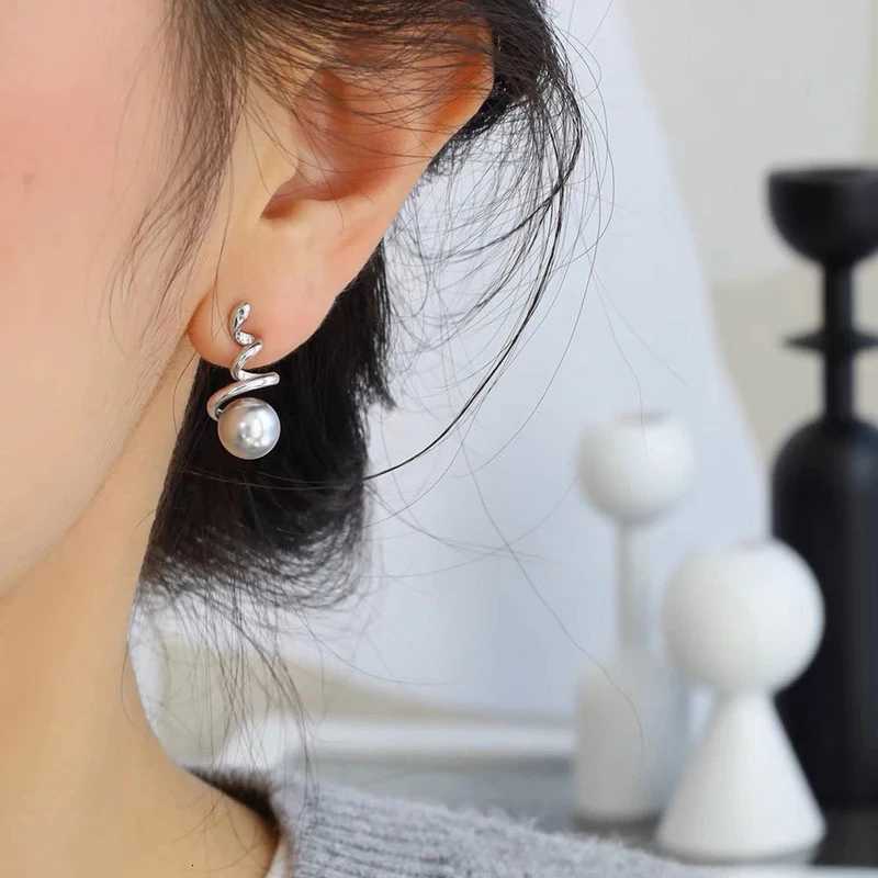 Vintage Gray Imitation Pearl Pendant Earrings for Women Girls Metal Twisted Pearl Personality Earrings Party Jewelry Daily Wear Y250804