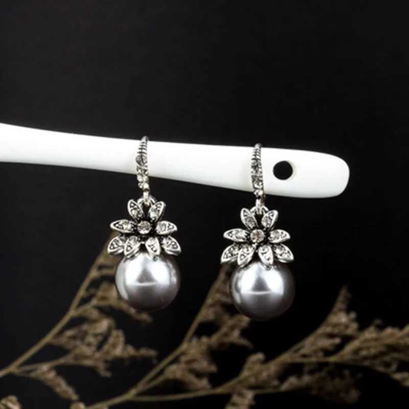 Fashion Imitation Pearl Earrings Inlaid Rhinestones Exquisite Charming Wedding Jewelry For Women Three Colors Optional 2019 Y250804