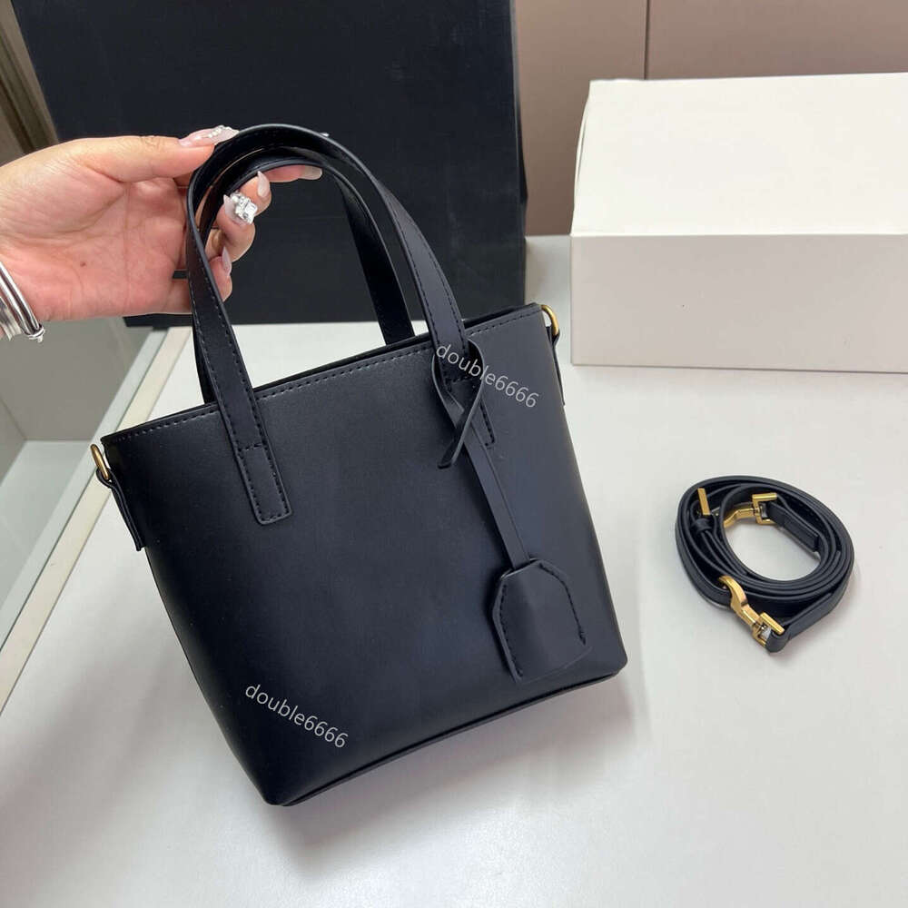 Designer man Shoulder Bag Luxury Crossbody Bag quality Women's handbag purse leather Shopping Bag Travel Bags daily Commuter Bags Work Bags sling bag