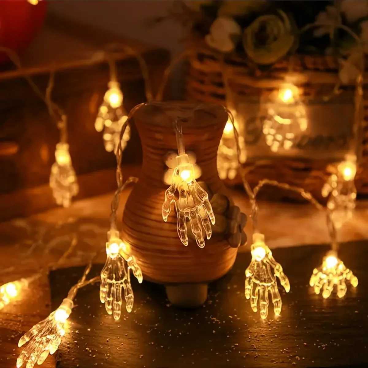 1pc 20LED Halloween Skeleton Hand Battery Powered String Light Horrible Atmosphere Skull Hand Lamp For Home Party Yard Decor XJ250804
