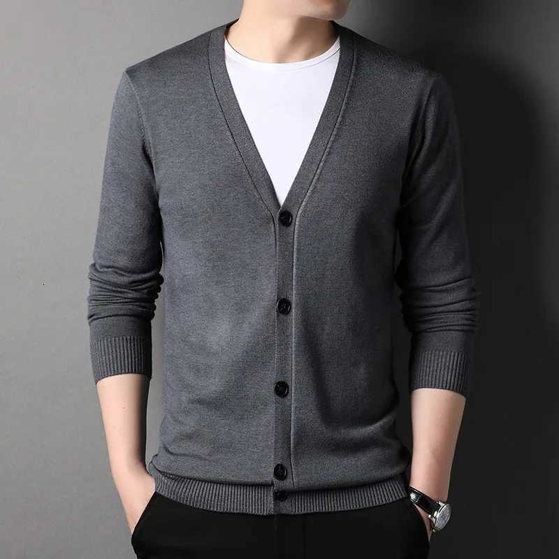 New Spring Autumn Knitted Cardigan Men Solid Color V Neck Slim Fit Sweater Coat Fashion Casual Single Breasted Cardigan Sweaters XJ250805