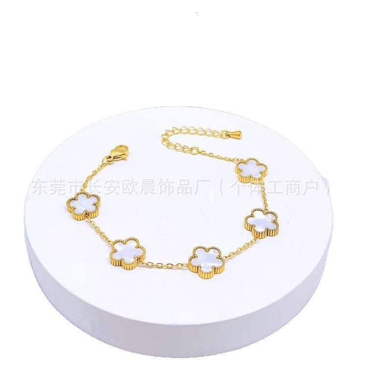 Free Shipping 2025 New Designer Jewelry Luxury Jewelry Bracelet Necklace Earring Set European And American Fashion Versatile Five-Leaf Flower