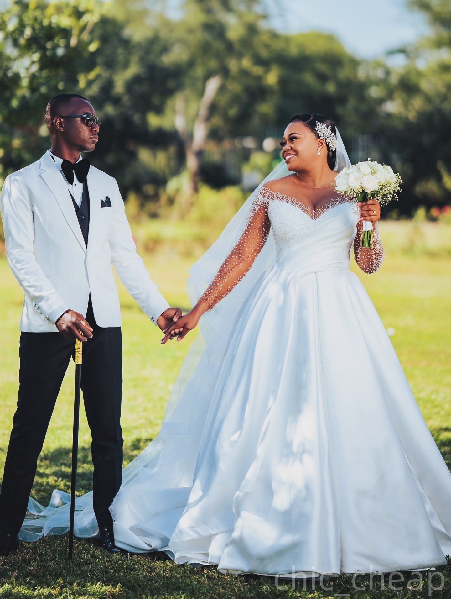 2025 Aso Ebi Plus Size A-line White Wedding Dress Beaded Sheer Neck Full Sleeves Satin Stylish Bridal Gowns Dresses ZJ0682