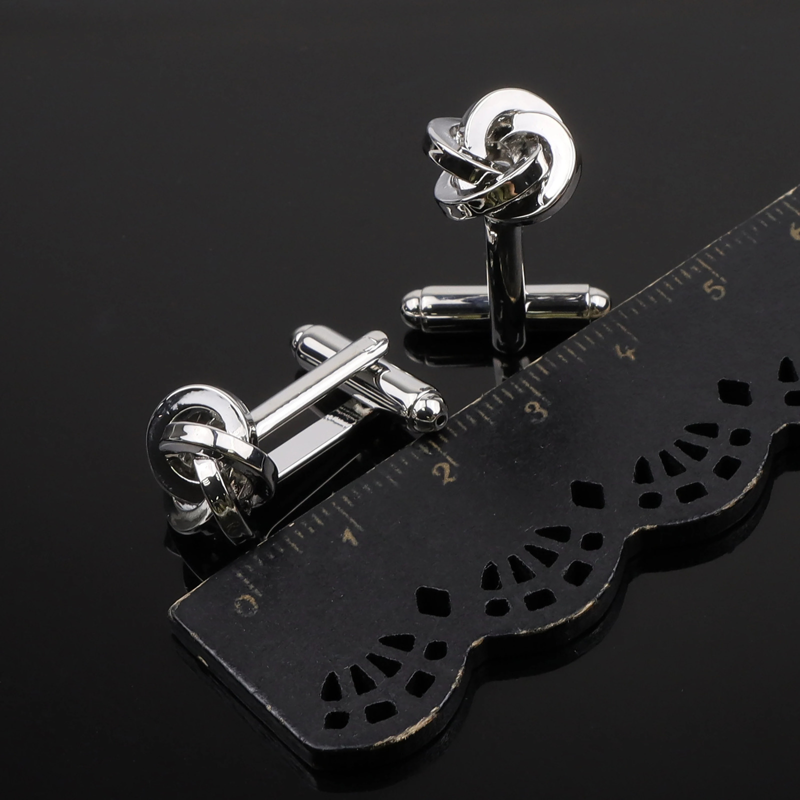 Classic Gold Silver Color Mens Cufflinks High Quality Twist Shape Copper Cuff Links For Men Suit Shirt Daily Wear Accessories 250804