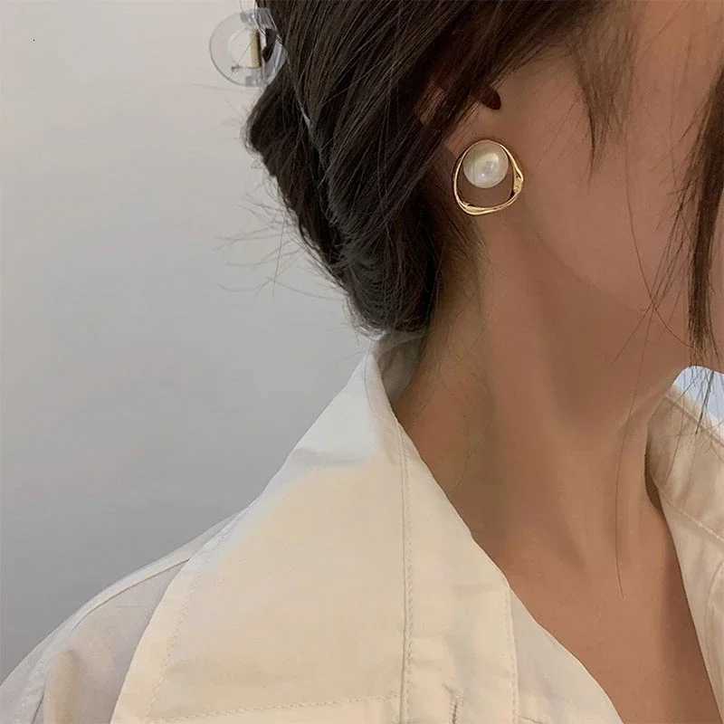 Imitation Pearl Earring for Women Gold Color Round Stud Earrings Korean Delicate Irregular Design Unusual 2023 Fashion Jewelry Y250804