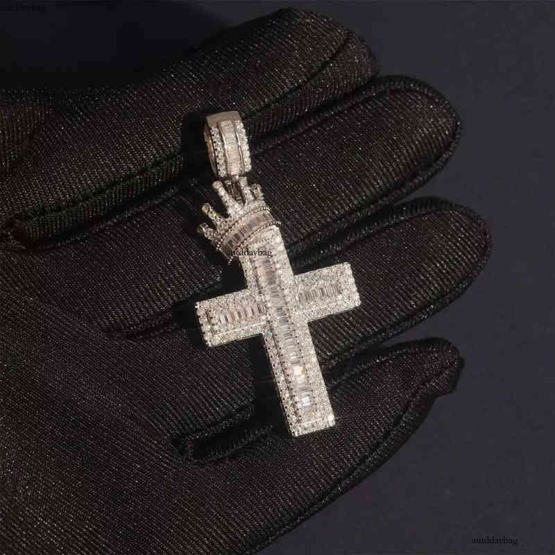 Pass Tester Man GRA Certificate Iced Out Hip Hop Jewelry Sier Baguette Moissanite Dia Crown Bail Cross Pendant