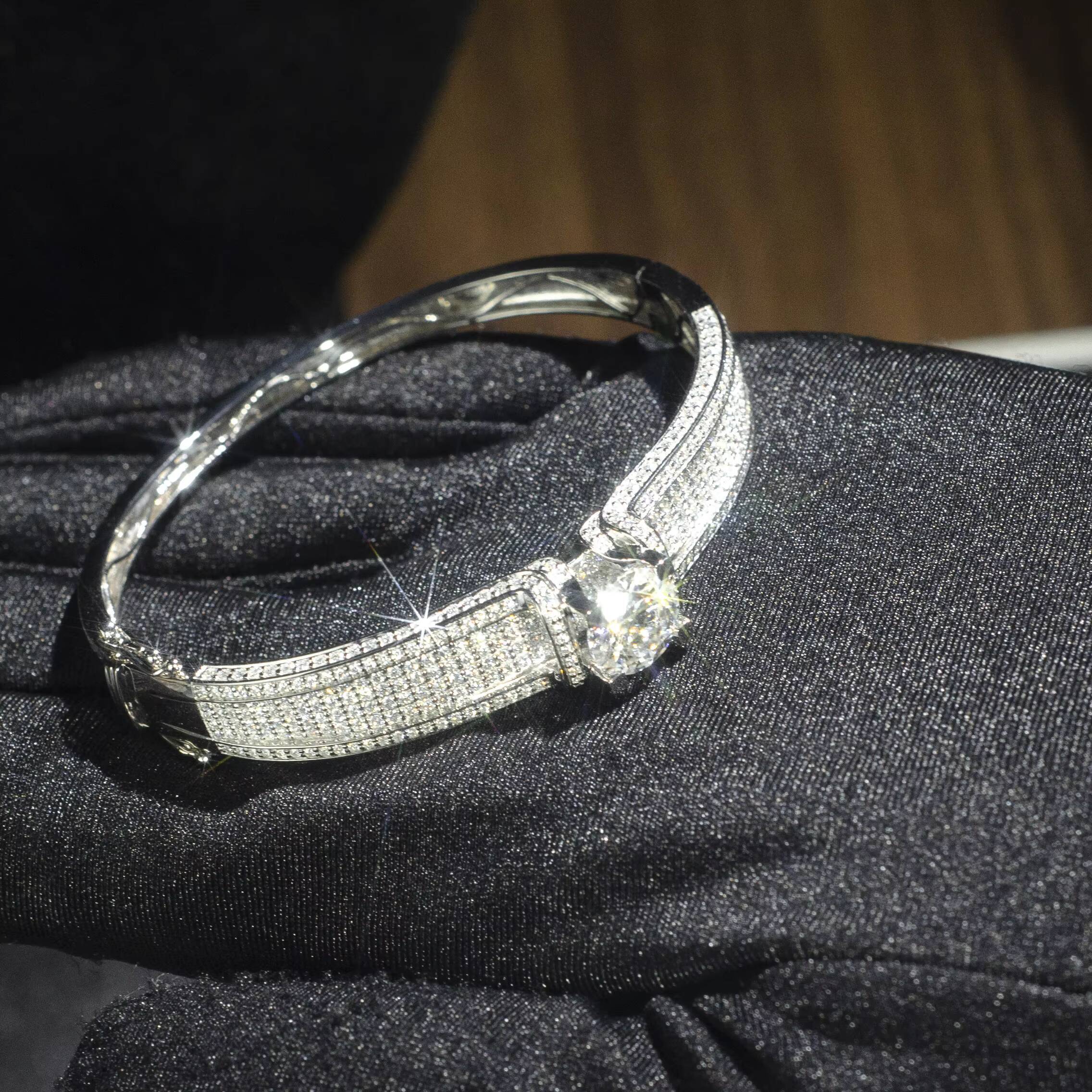 Wholesale Lab Grown Diamond Bangle Iced Out Round Brilliant Cut 10K 14K 18K Solid Gold Bangle for Men Women
