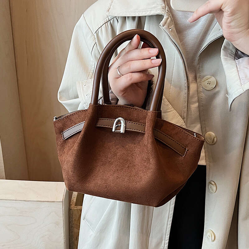 Autumn Matte for Women New Fashion Versatile Crossbody Exquisite Super Popular Handheld Small Tote Bag
