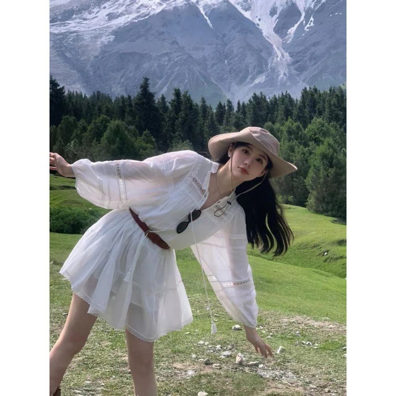 2025 Summer New Women S Dress French Style Fairy White Long Sleeve Lace For Early fashion Autumn Sweet Gentle Puff Loose Doll Designer