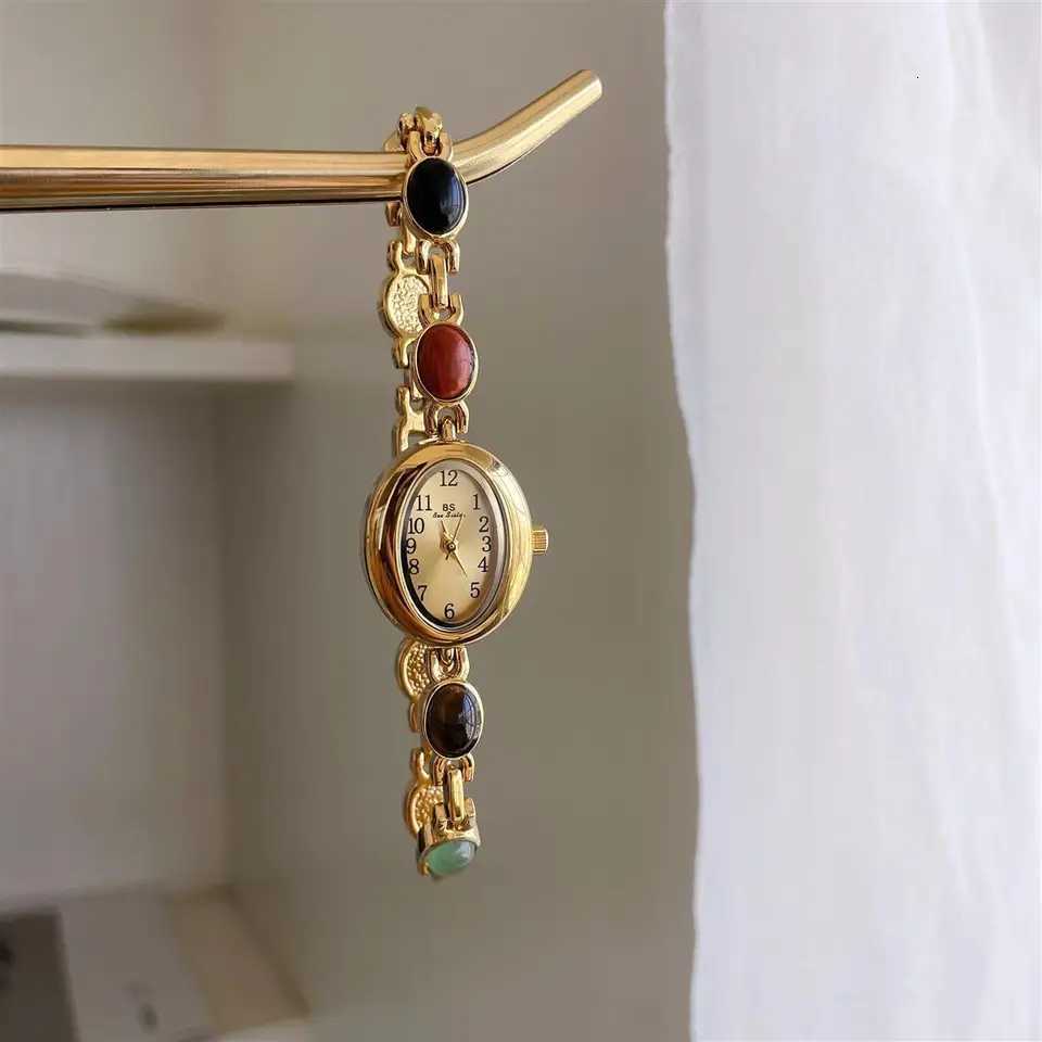 Luxury Vintage Quartz Womens Watches Fashion Natural Green Jade Bracelet Clock Numerals Small Oval Dial Watch Women Accessories XJ250805