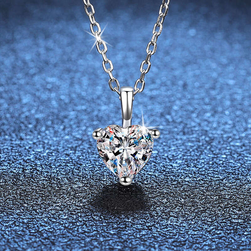 Iced Out VVS for Women Simple Elegant Irregular Heart Pendant 1 ct D Color Moissanite Necklace