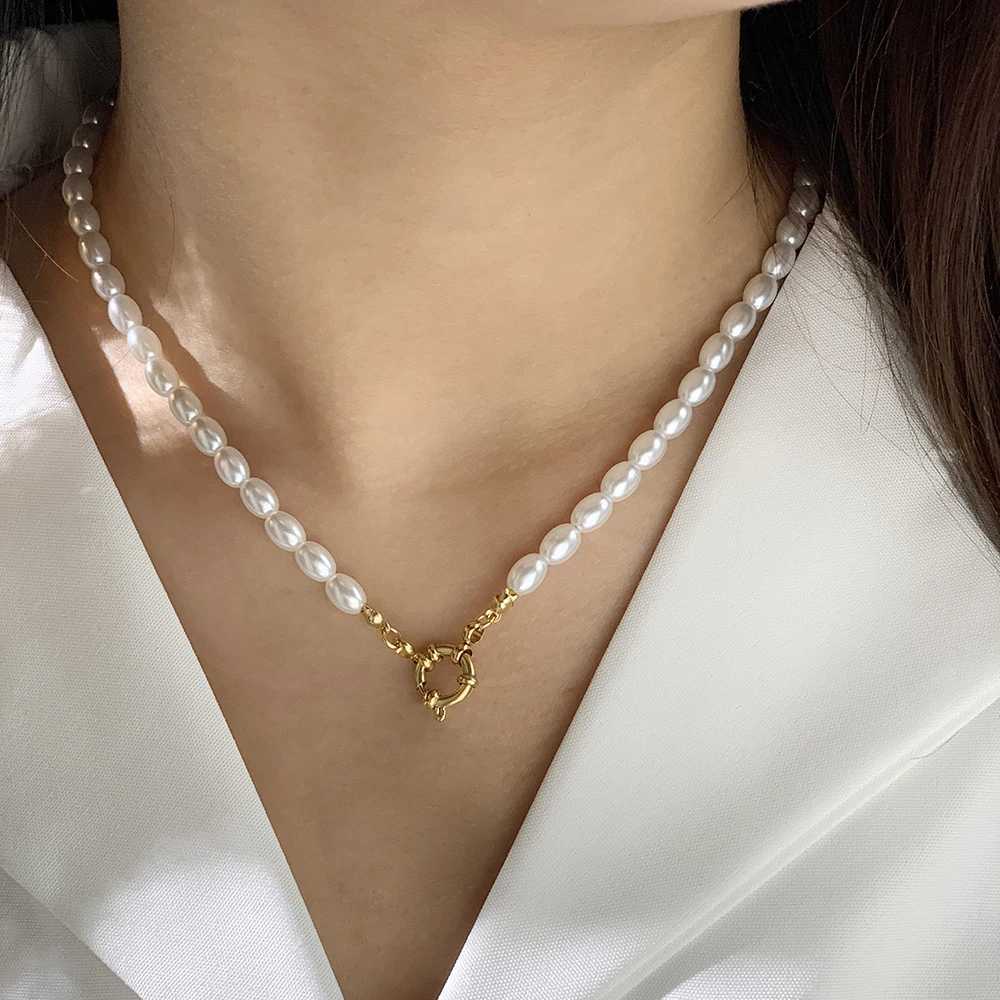 Womens Luxury Imitation Pearl Necklace Stainless Steel Golden Spring Buckle Chain Choker Neck Womens Jewelry Birthday Gifts Y250805