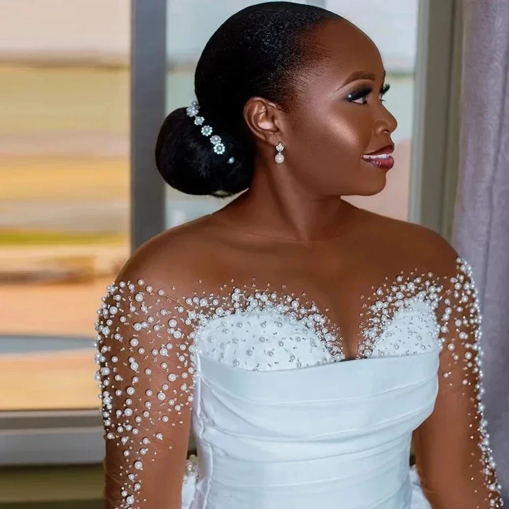 2025 Stunning Shinny Pearls Arabic Aso Ebi Wedding Dress For Bride Illusion Long Sleeve Mermaid Pleated Satin Bridal Gown Vestido de novia